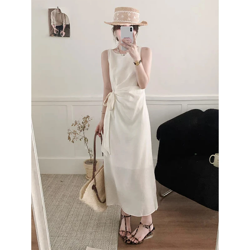 设计感圆领连衣裙女2025夏季新款法式气质收腰无袖系带中长款裙子
