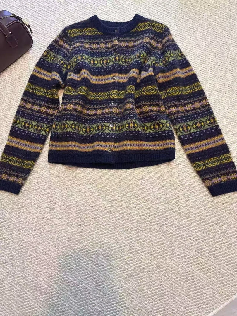 倩倩女装【柔域】费尔岛秋冬款牦牛绒开衫