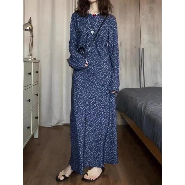 实物太美！独特别致裙子女夏2025今年流行爆款气质蓝色碎花连衣裙