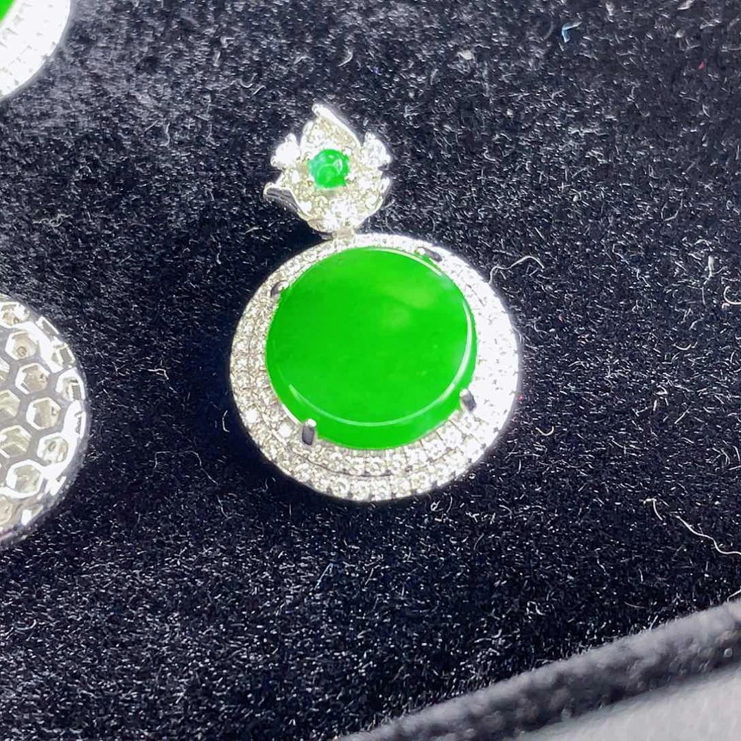 翡翠吊坠(不含链)未镶嵌