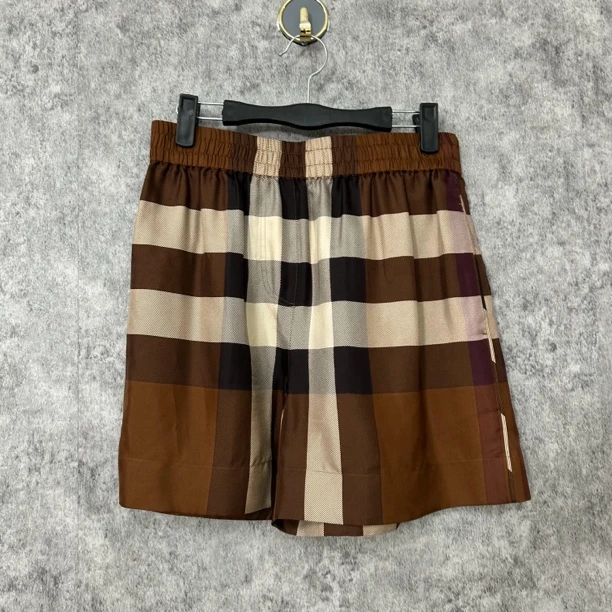 95新 BURBERRY/博柏利 深咖色格纹短裤