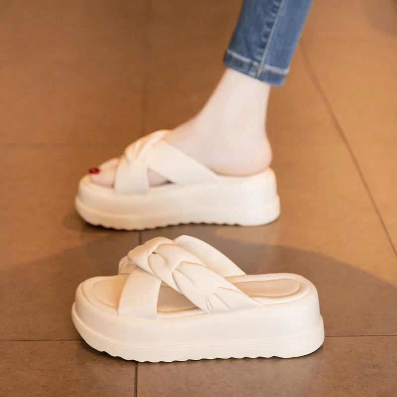 小码34厚底高级感拖鞋女2025夏季新款增高外穿休闲沙滩软底一字拖