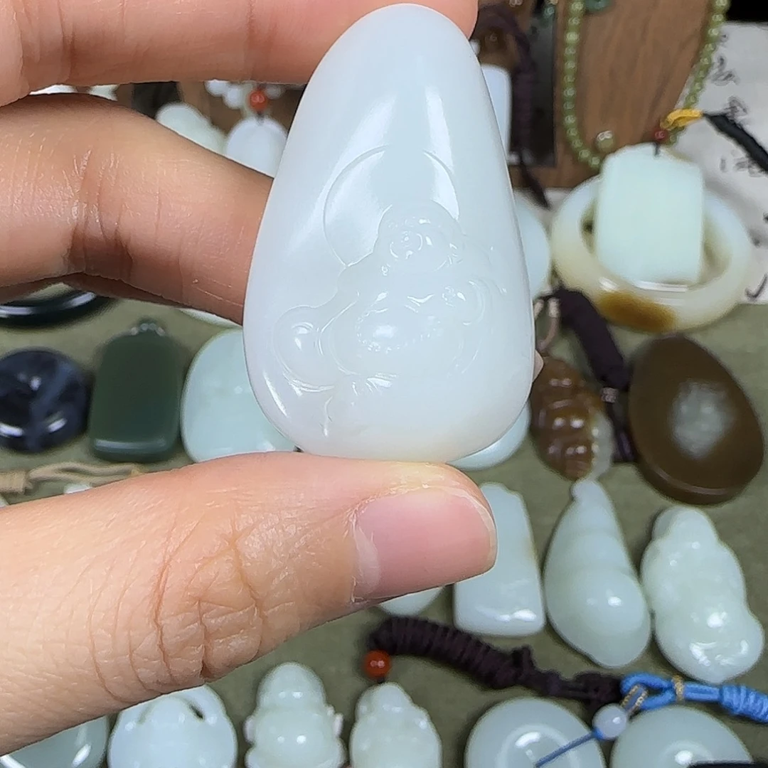 和田玉未镶嵌颈饰