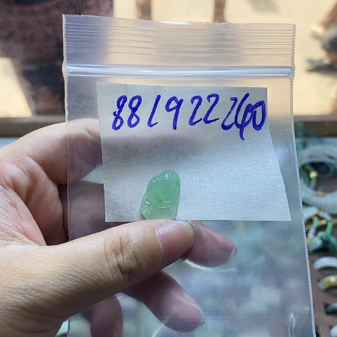 未镶嵌定制翡翠米*