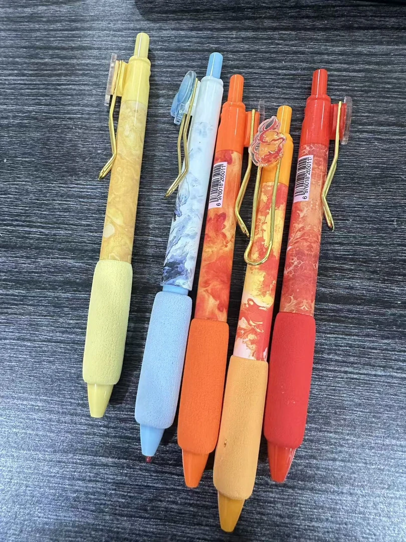 1-111 哪吒按动速干中性笔高颜值软握适合学生刷题考试