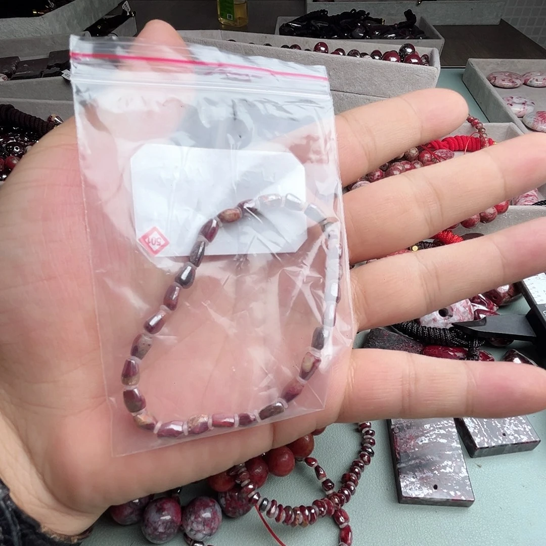 紫砂天然朱砂辰石吊坠?