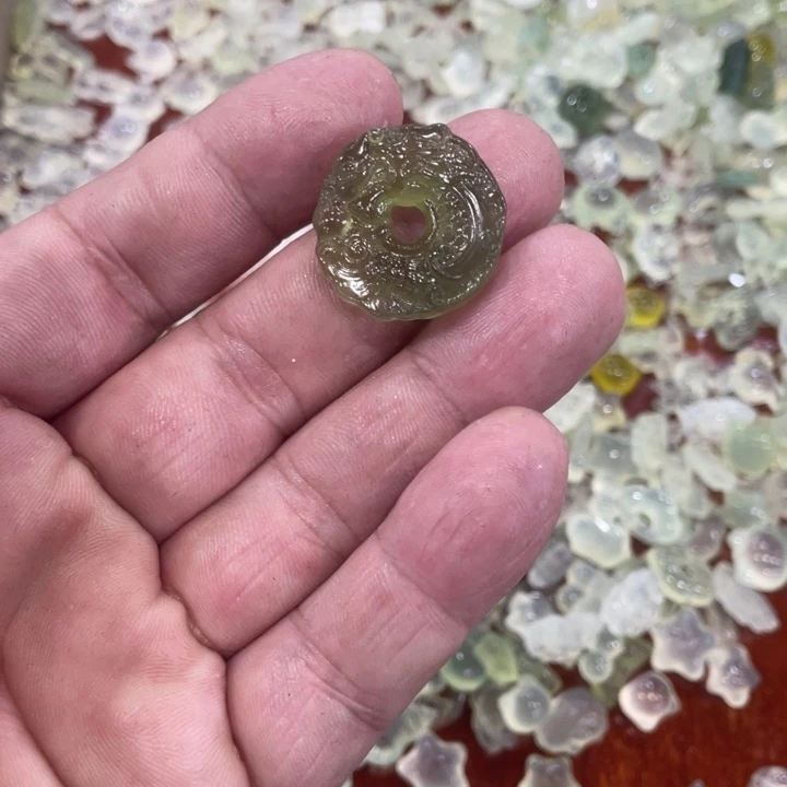 蛇纹石玉合金颈饰