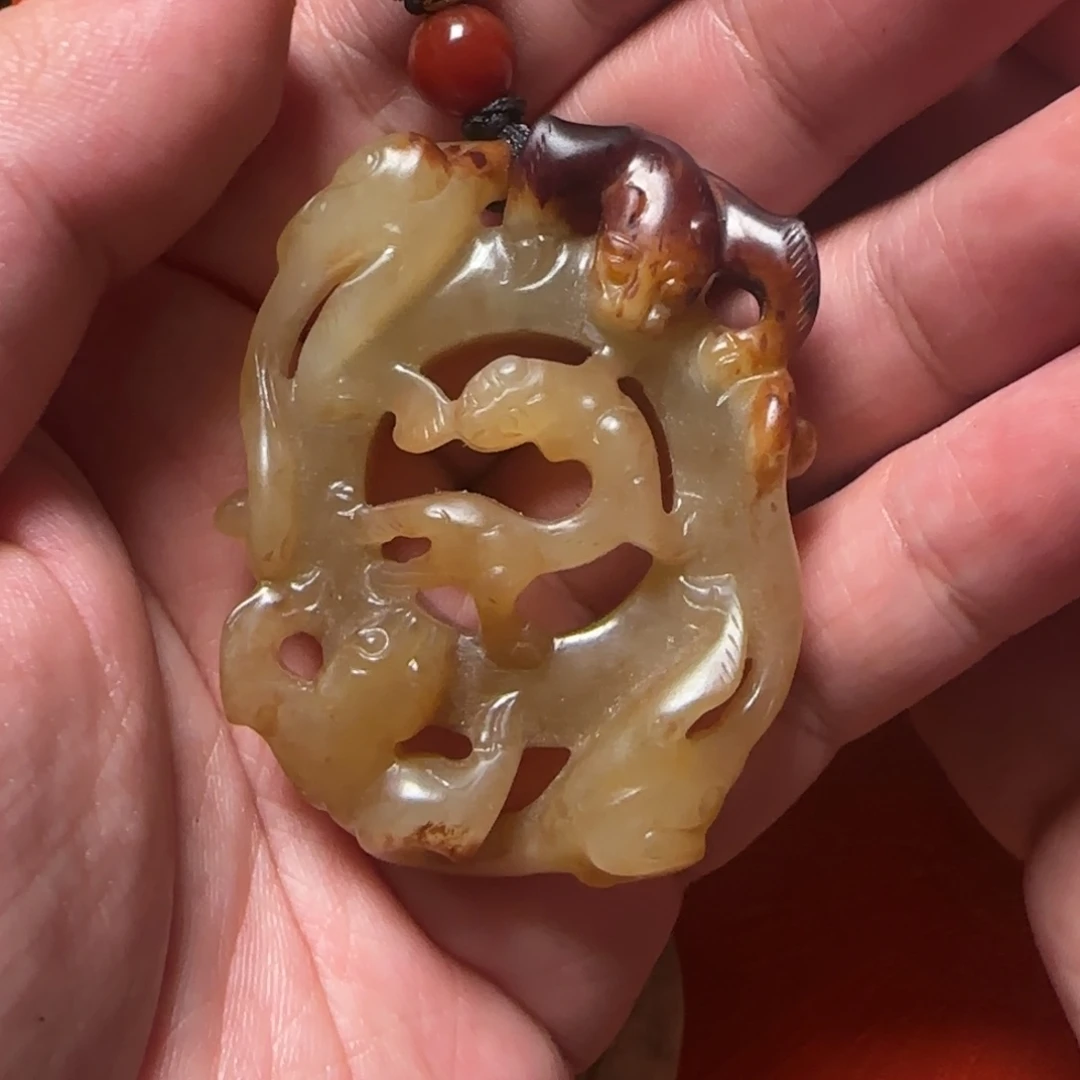潇***洒和田玉未镶嵌挂件