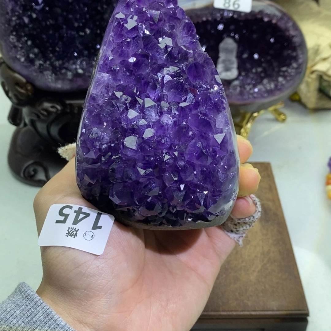 紫晶未镶嵌大型摆件（非配饰）