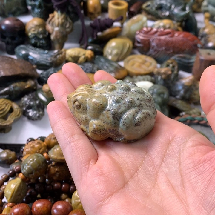 未镶嵌岫岩河磨玉（透闪石质玉）笔搁