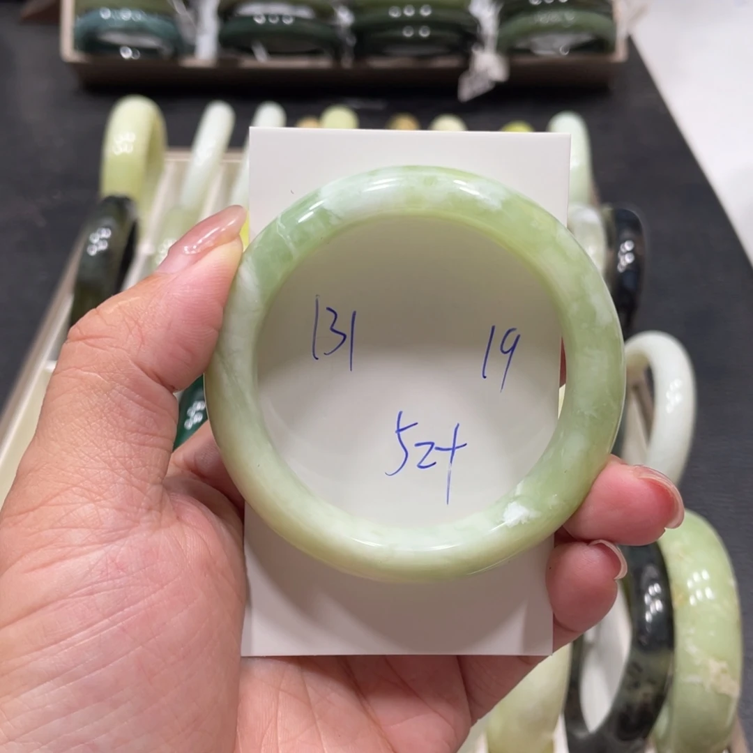 未镶嵌蛇纹石玉手镯