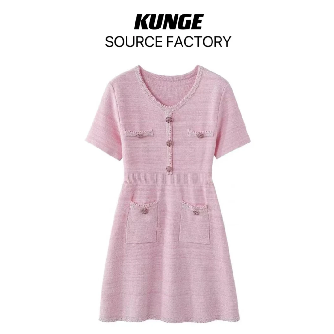 KUNGE-夏季时尚粉色奢华圆领单排扣短袖针织连衣裙-2093