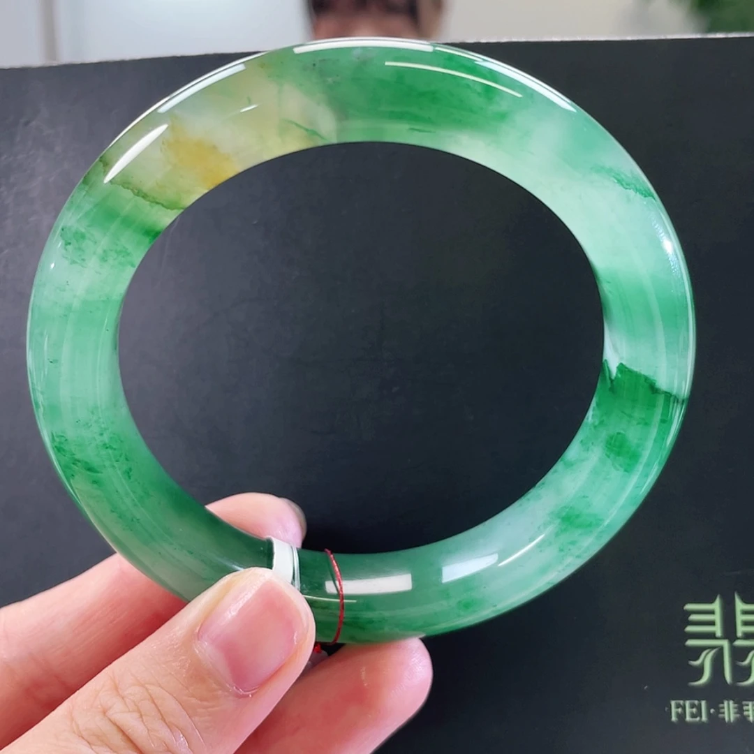 【闪购商品】未镶嵌手镯石英质玉
