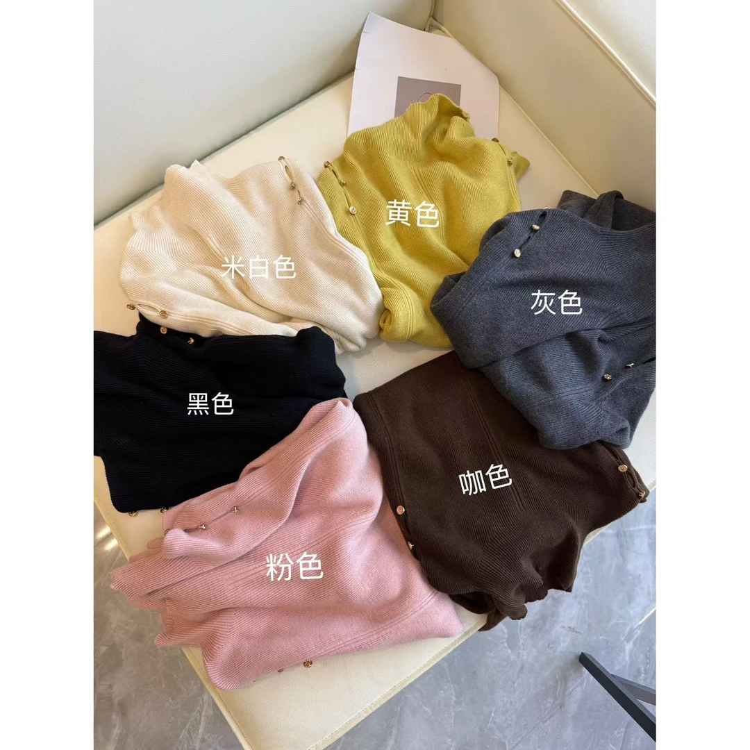 【京妮儿推荐】冬季镂空设计感气质纽扣半高领打底衫50166