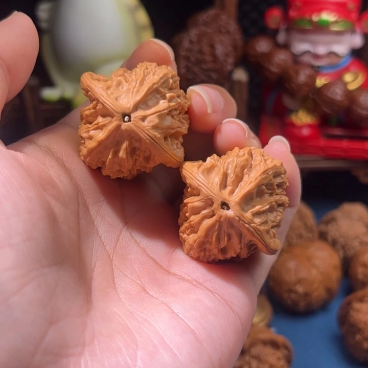 謙***文玩核桃吊坠鸭蛋