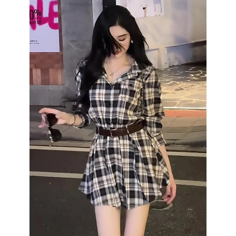 vivi复古高级感撞色格子长袖衬衫连衣裙女2025早秋收腰设计感短裙