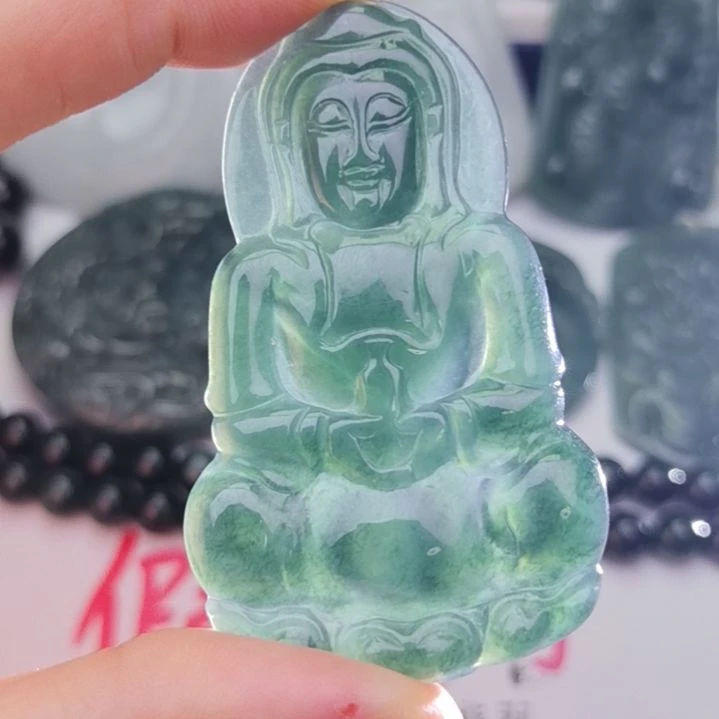 翡翠颈饰未镶嵌天然的A货翡翠多样性发货