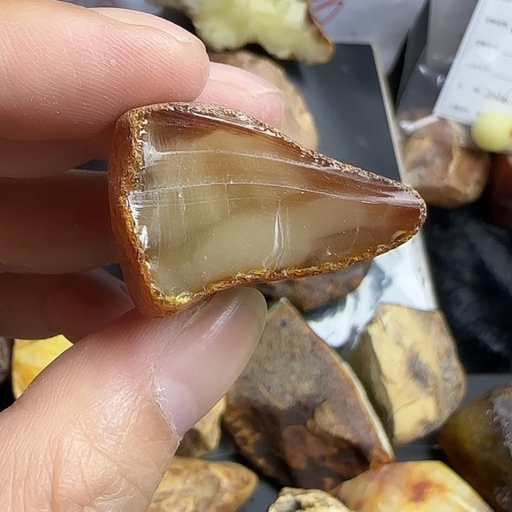 定制琥珀未镶嵌16左右圆珠料