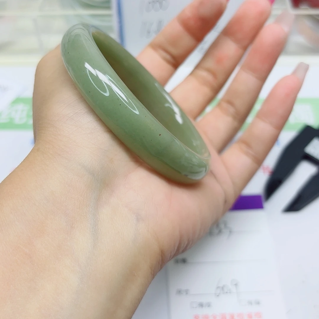石英质玉未镶嵌手镯133/6061