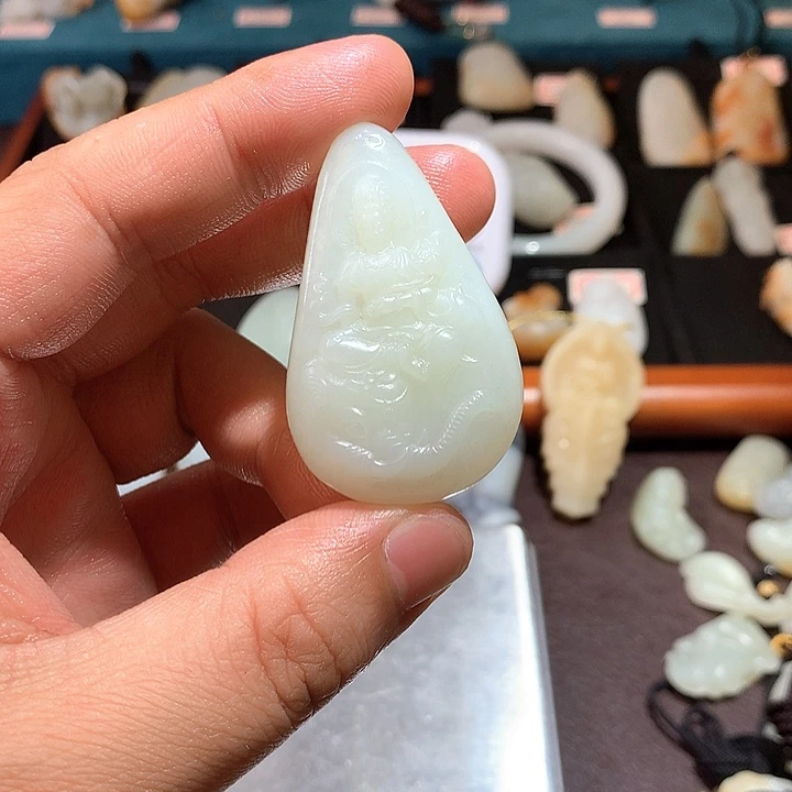 和田玉未镶嵌颈饰每****语