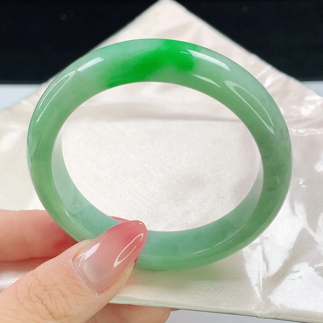 翡翠手镯未镶嵌138翡翠
