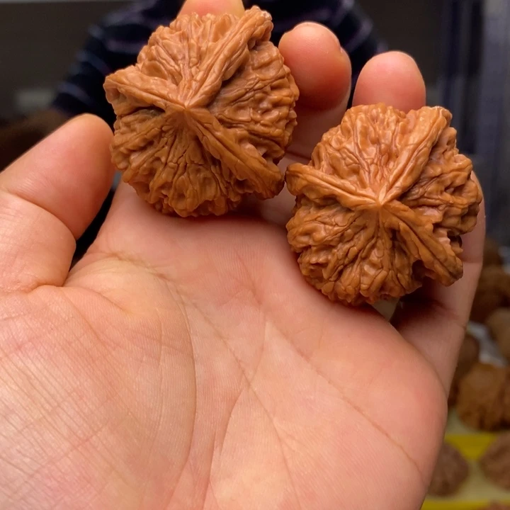 吊坠文玩核桃文娥核桃三棱40～
