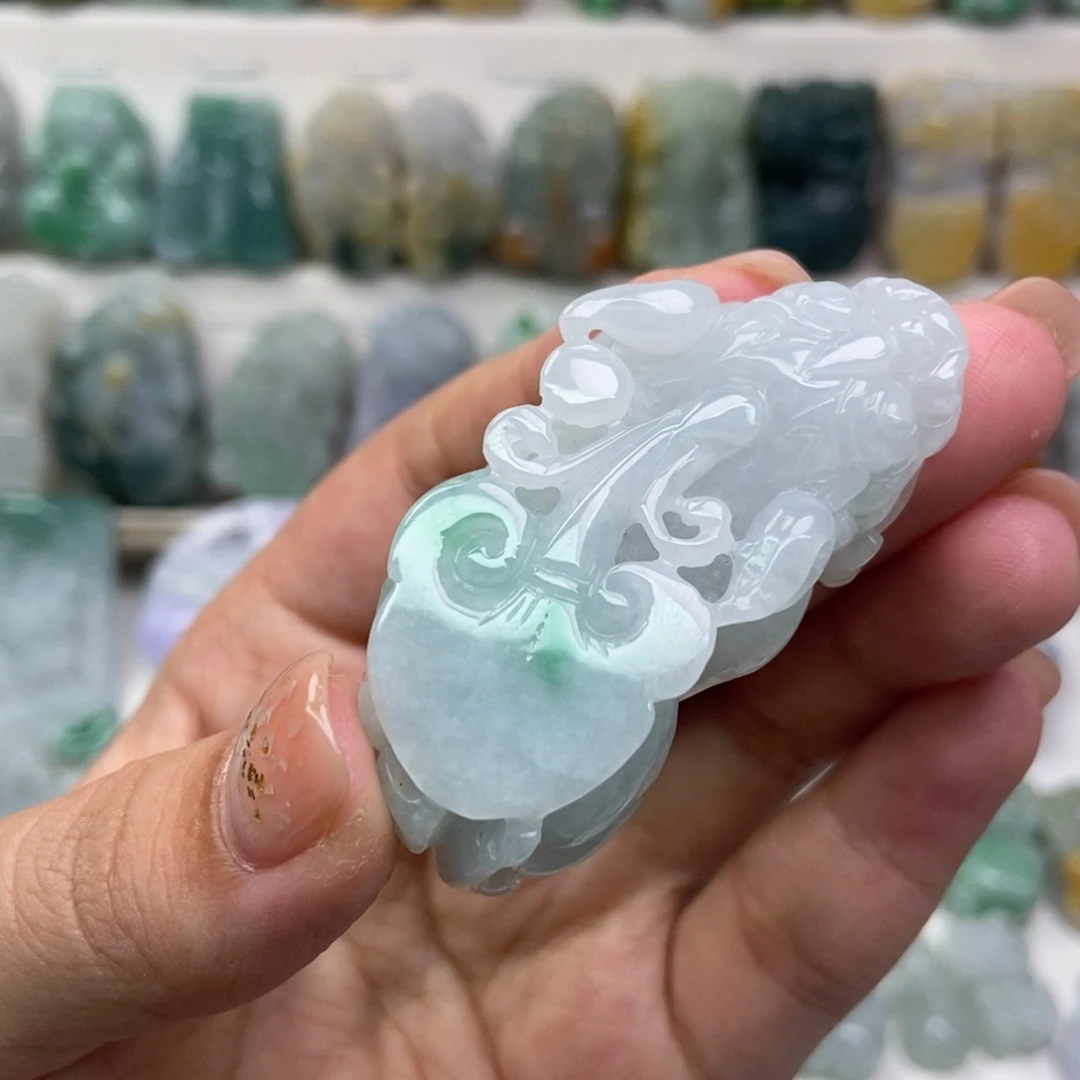 吊坠(赠链)未镶嵌翡翠