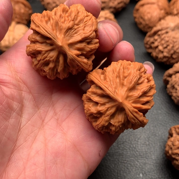 文玩核桃吊坠修*勾狮子头