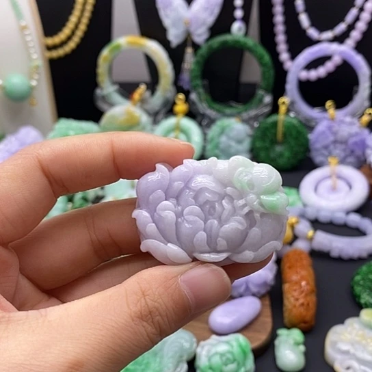 翡翠未镶嵌颈饰翡翠吊坠