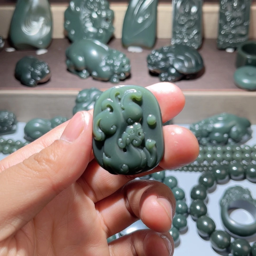 和田玉颈饰未镶嵌