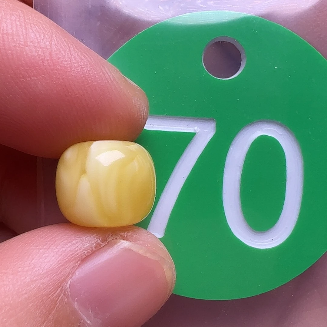 未镶嵌蜜蜡裸石听**雨10.5m m