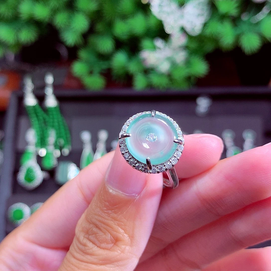 颈饰未镶嵌翡翠天然