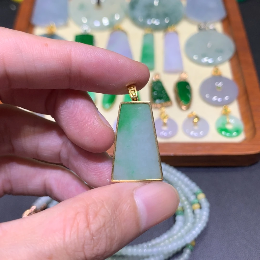 翡翠18K金镶嵌吊坠(不含链)