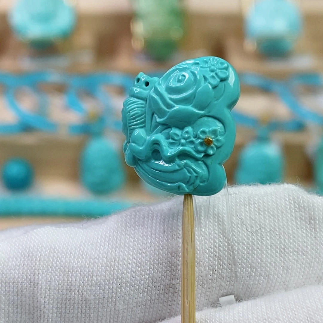 绿松石未镶嵌珠宝奇石