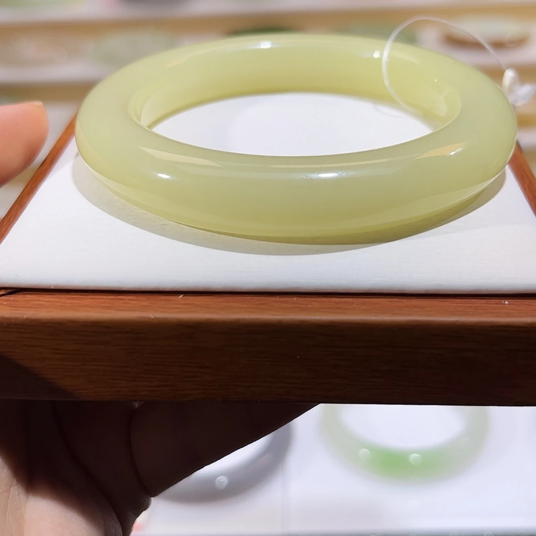 和田玉未镶嵌手镯黄口