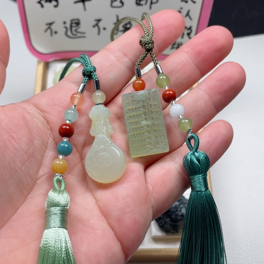 未镶嵌蛇纹石玉颈饰