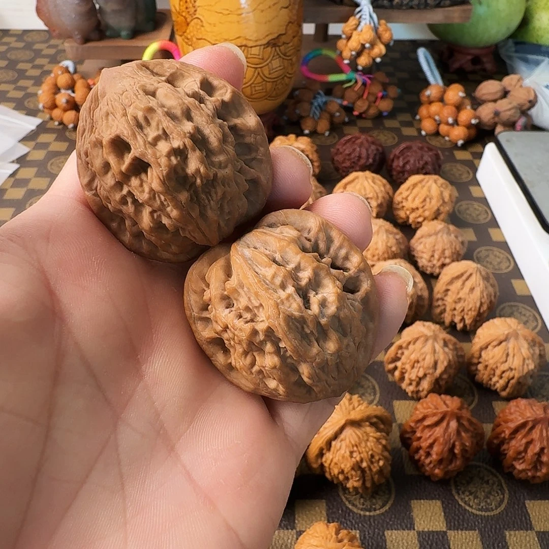 文玩核桃把件麦穗虎头