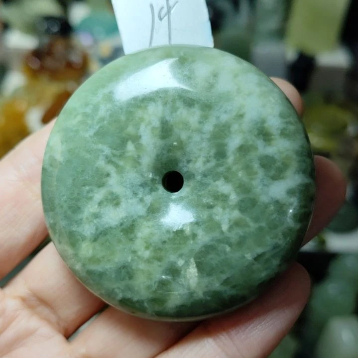 岫玉未镶嵌平安扣