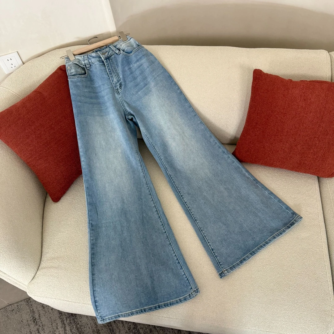 【DTWW大头韦韦】夏日必备浅蓝时尚直筒牛仔微喇裤252160