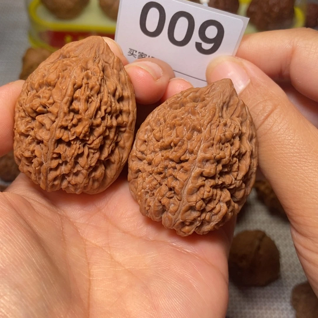 大*哥文玩核桃大蒜头全品38。 009