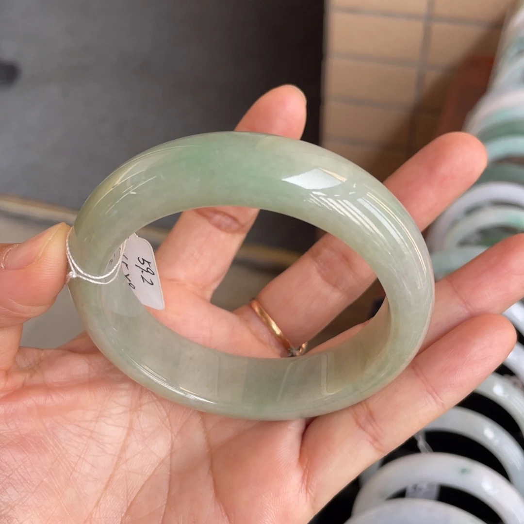 翡翠未镶嵌手镯手镯