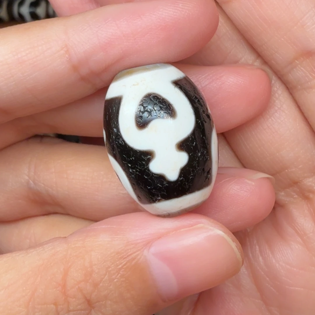 Y***n玛瑙/玉髓未镶嵌颈饰