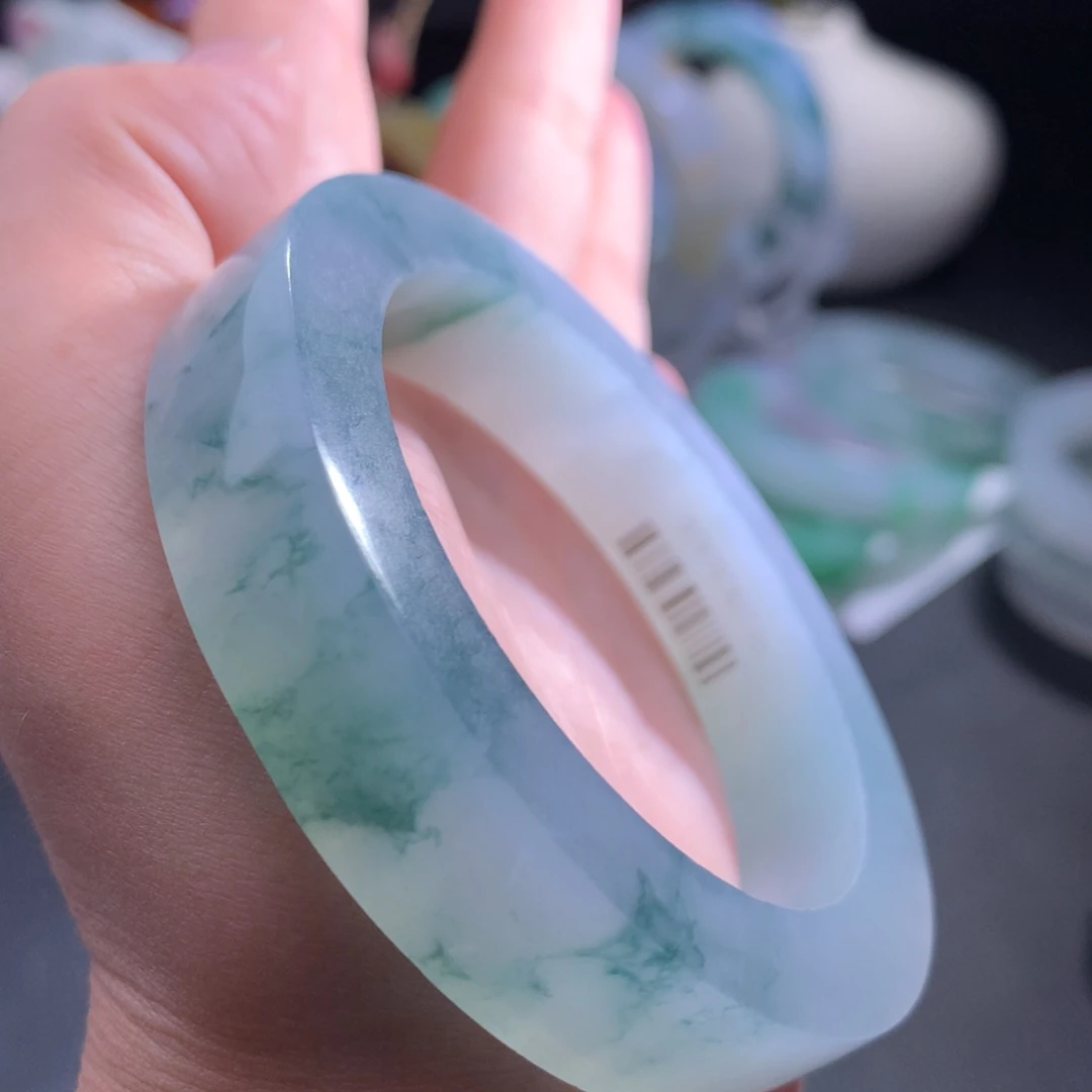 未镶嵌翡翠定制翡翠毕业款飘花