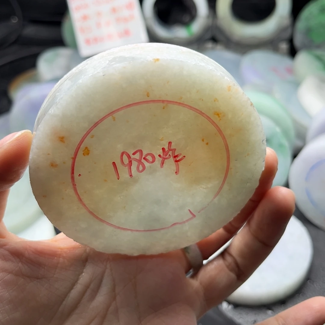 未镶嵌翡翠手镯定制翡翠