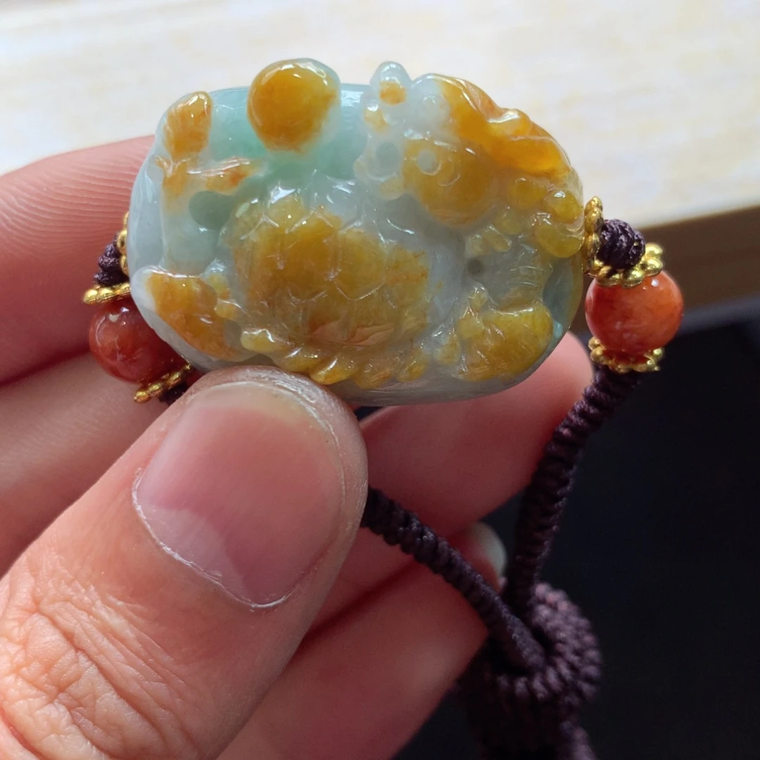 翡翠未镶嵌颈饰吊坠