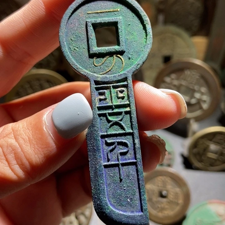 虎***秋铜现代工艺品仿制品