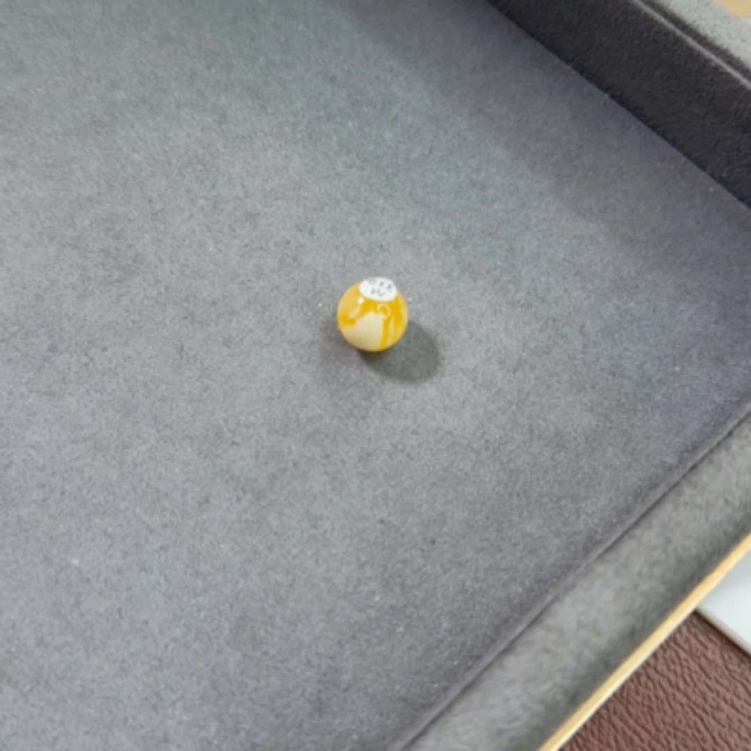 M334 金瓷白溶洞妖蜜蜡圆珠 11.3m