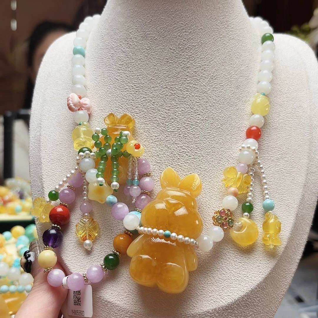 琥珀颈饰未镶嵌果**贝琥珀