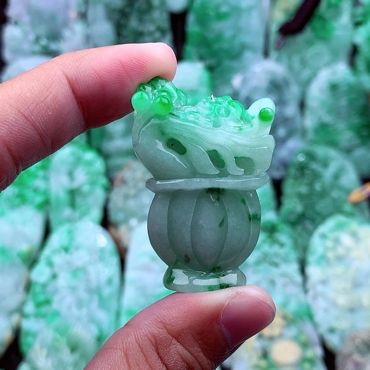 翡翠吊坠(不含链)未镶嵌