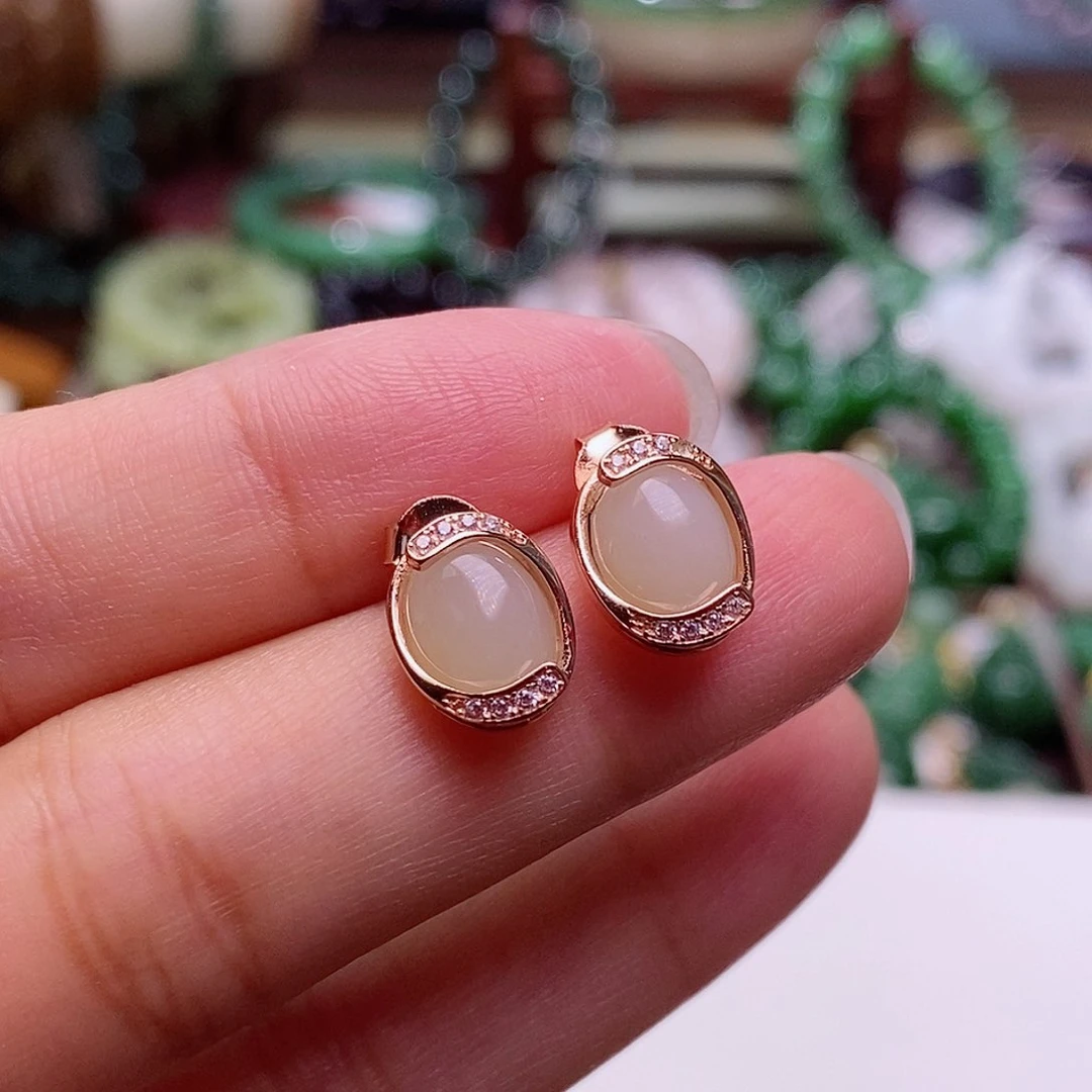 和田玉未镶嵌颈饰藕粉银耳钉